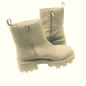ZARA RUBBERIZED HEELED ANKLE‎ BOOTS size 39 (8.5)